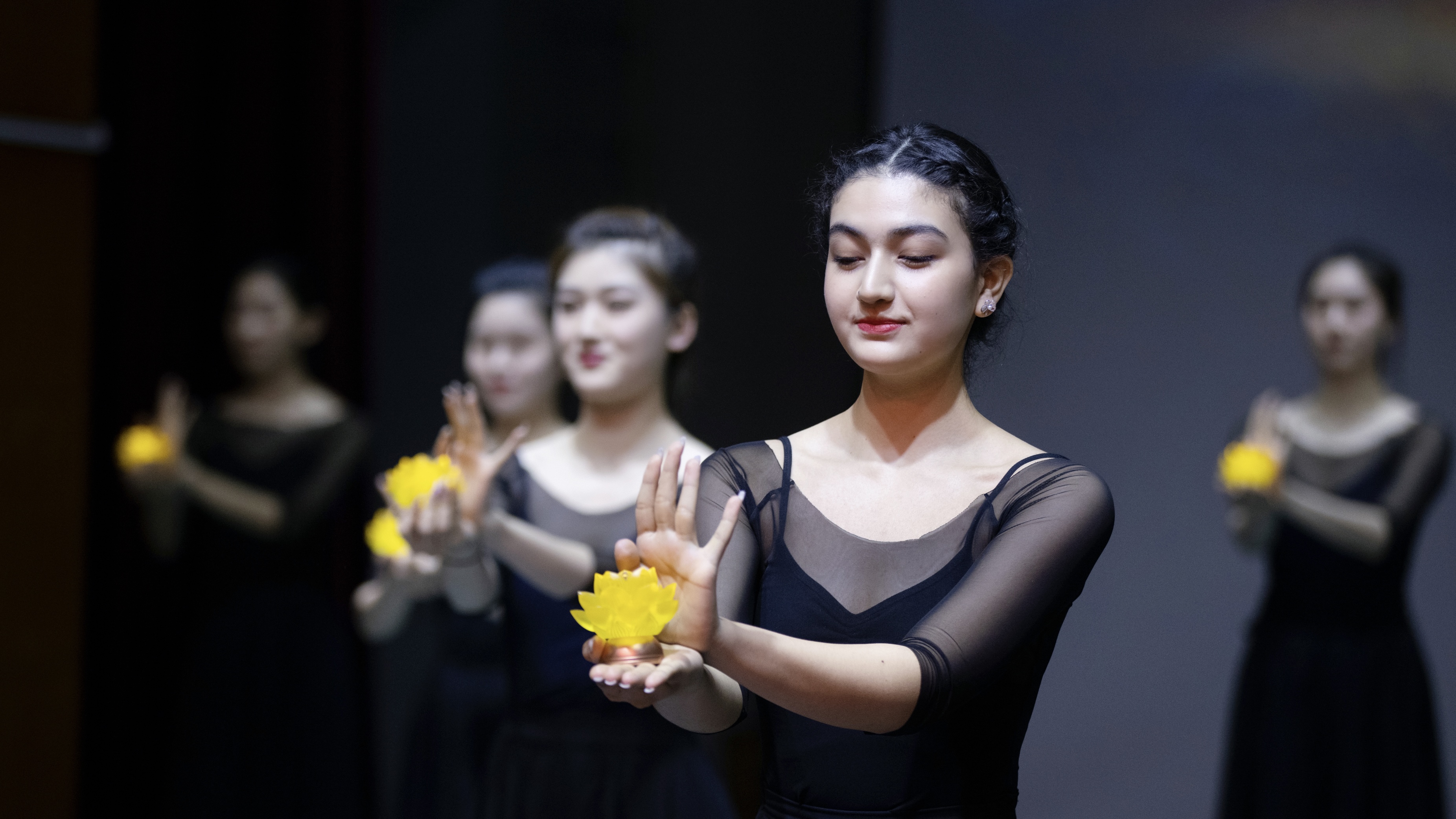 “舞”道中华 | 一锦千年:“五星出东方利中国”里的民族交融史-中央民族大学新闻网