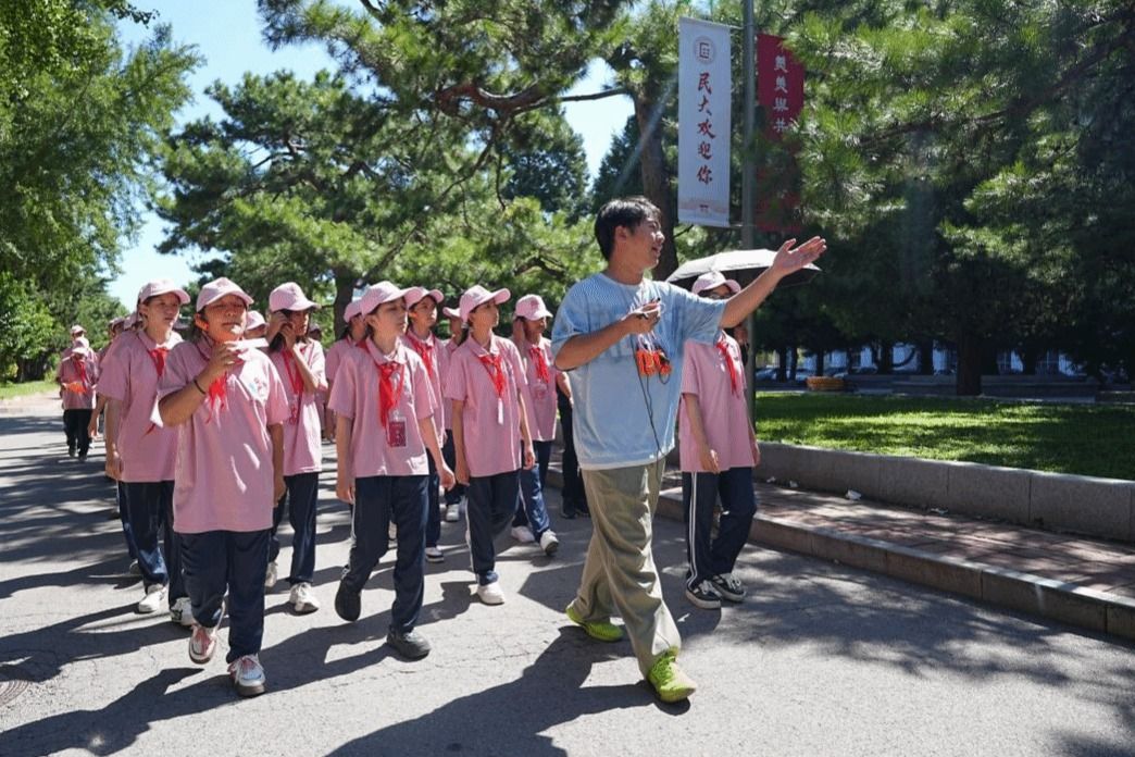 新华社关注！上千名中小学生在民大上了这堂课